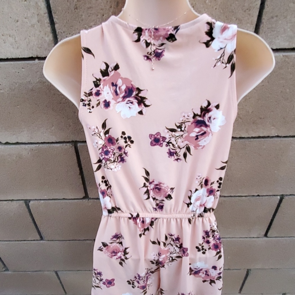 Romper RUE21 floral - Picture 2 of 4